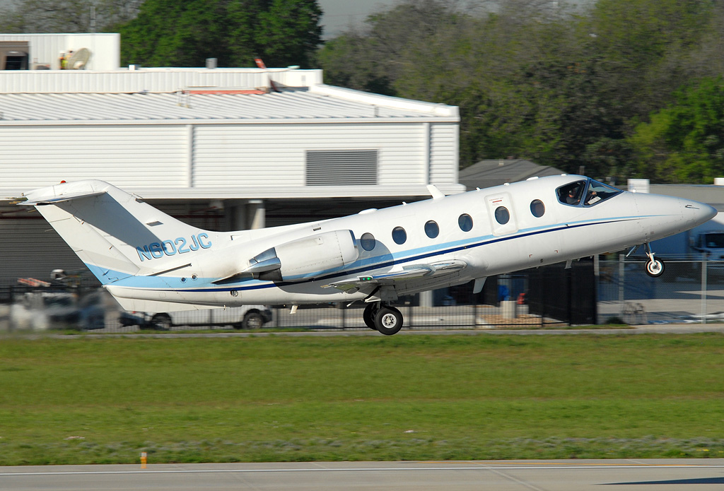 Hawker 400